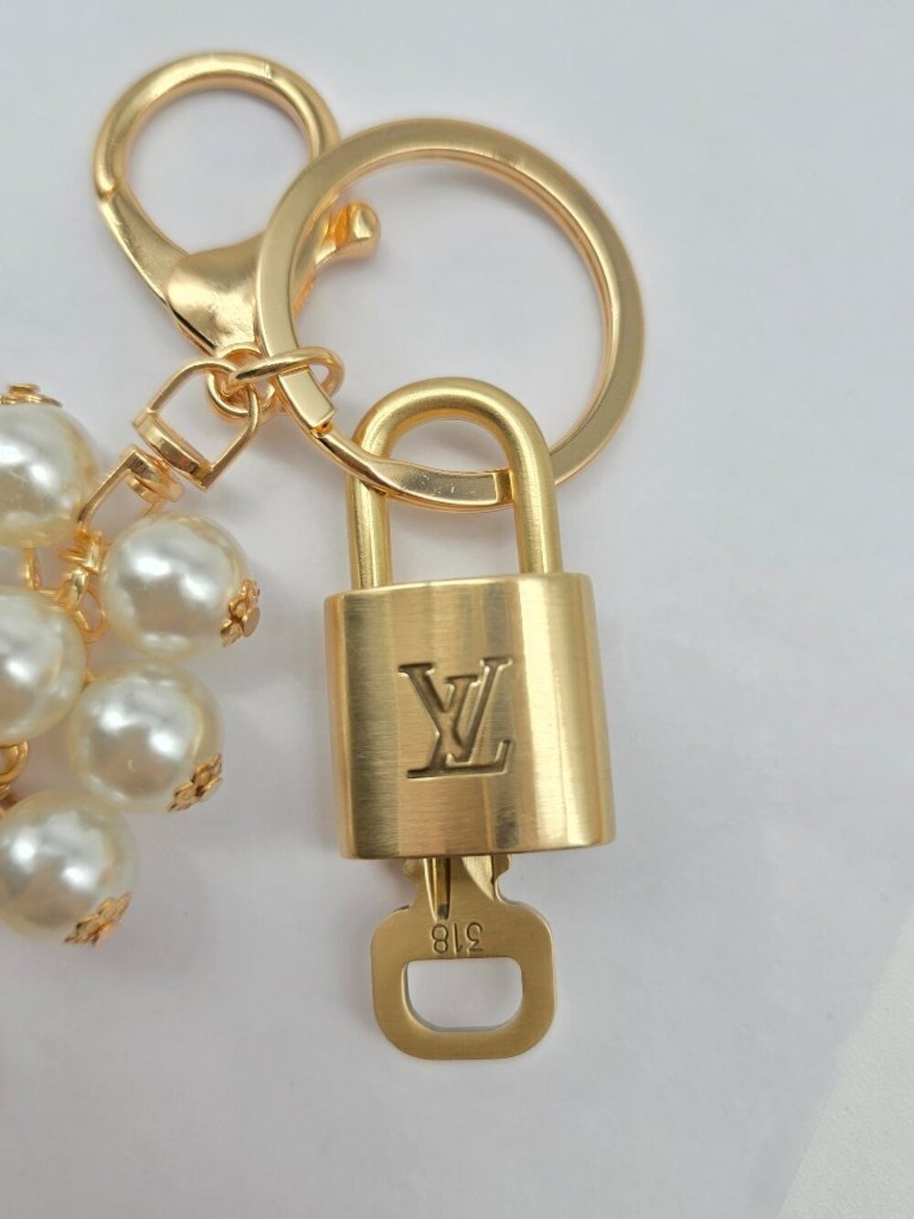 Louis Vuitton Gold Lock 🔑 Authentic LV Padlock + Unbranded Flower Bag Charm - Picture 7 of 9